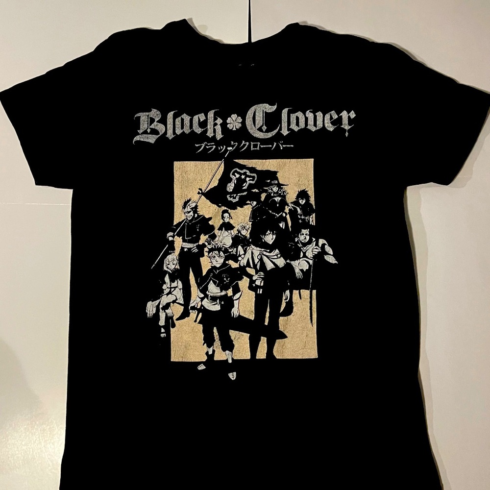 Black Clover Anime Shirt Crunchyroll Funimation Tee Unisex M Retro Black